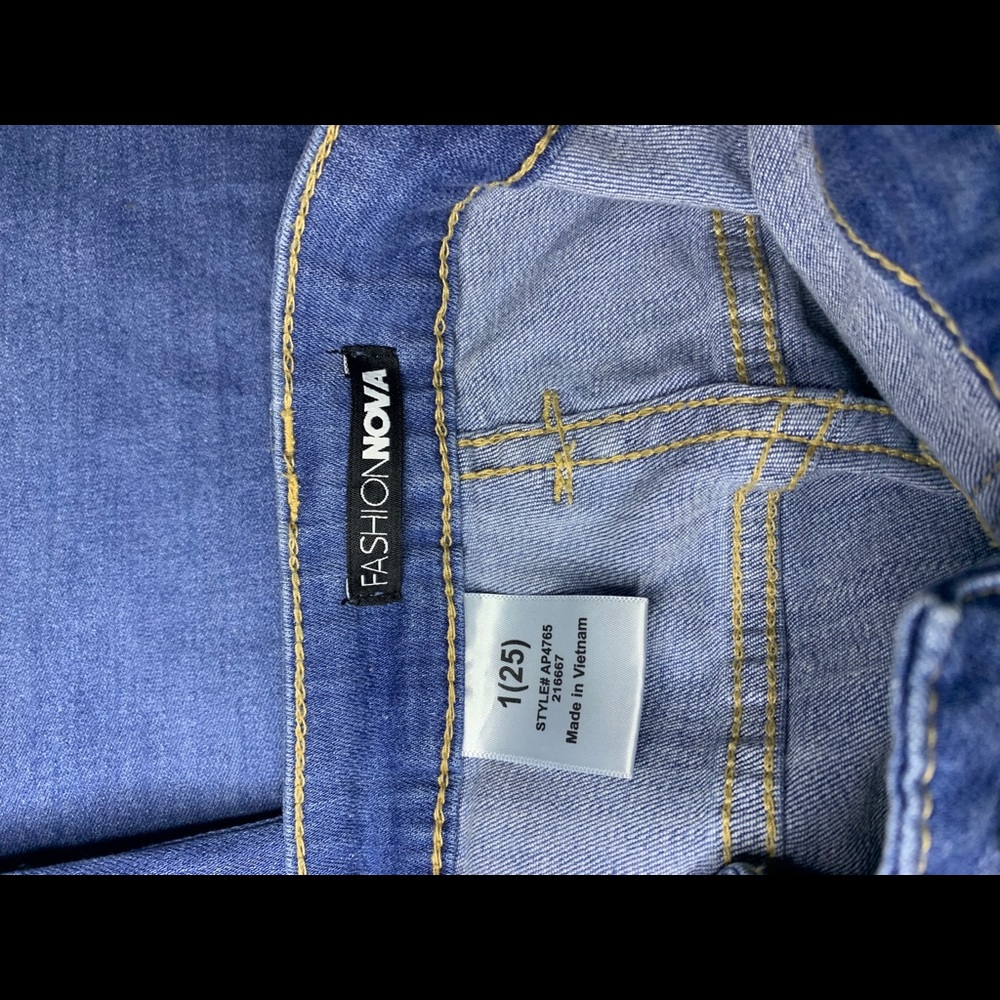 Jeans🦋 - Picture 3 of 3